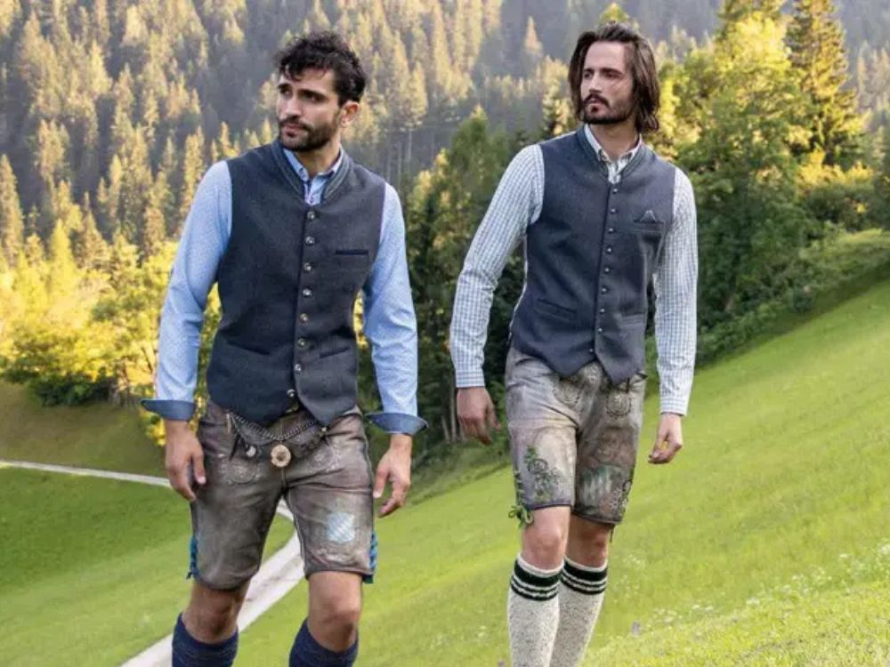 What Colors Are Most Popular for Men’s Trachten Vests?
