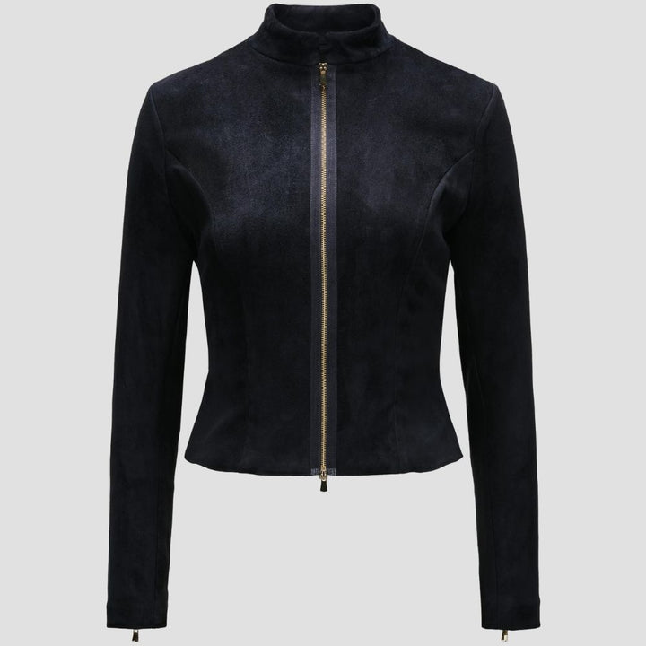 Shop stylish women’s suede Trachten jacket for Oktoberfest parties. Combining luxurious suede with classic Bavarian style, it’s perfect for celebrating in style.
