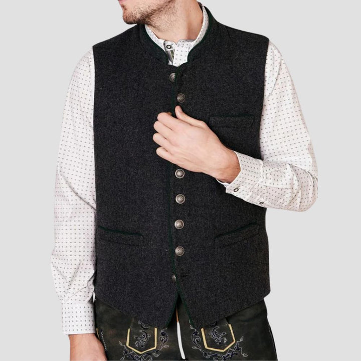 Celebrate German heritage with this classic Trachten vest, perfect for cultural occasions and traditional festivals.