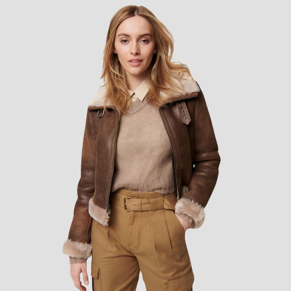 Shop this chic shearling leather jacket for women, designed for everyday winter wear. The luxurious shearling lining and sleek leather offer both warmth and elegance.