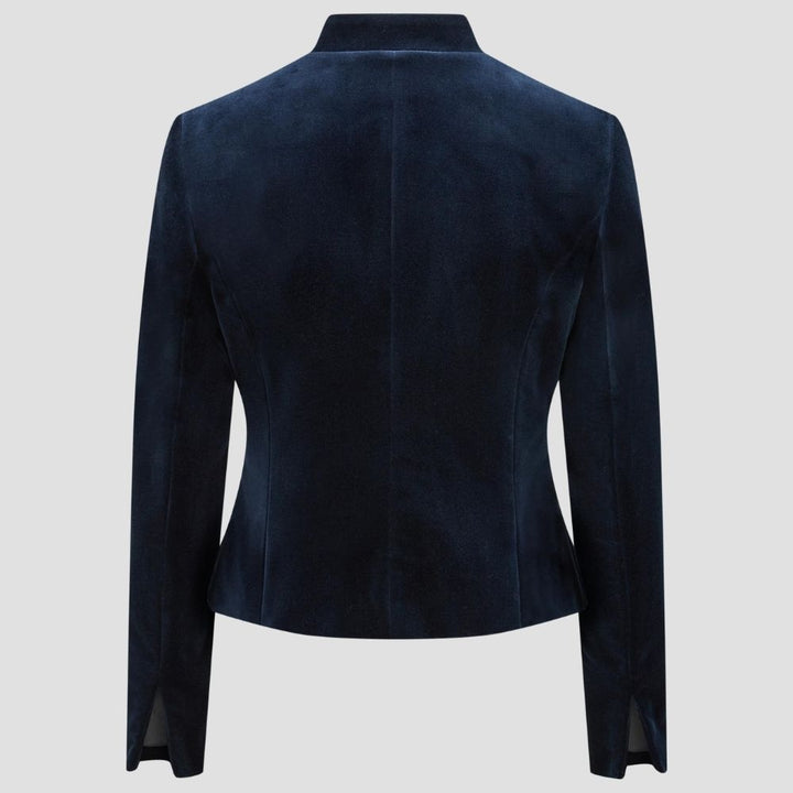 Celebrate in comfort with this women’s suede Bavarian jacket. Its luxurious suede fabric and classic design make it perfect for any cultural event or festival.