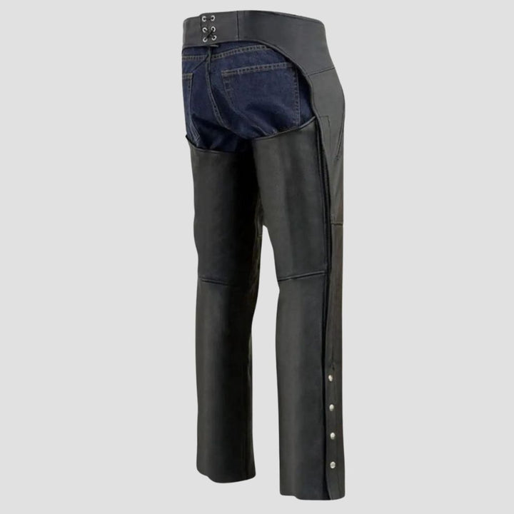 Built to withstand the toughest conditions, these leather chaps are perfect for motorcycling, hiking, and any rugged outdoor activity.