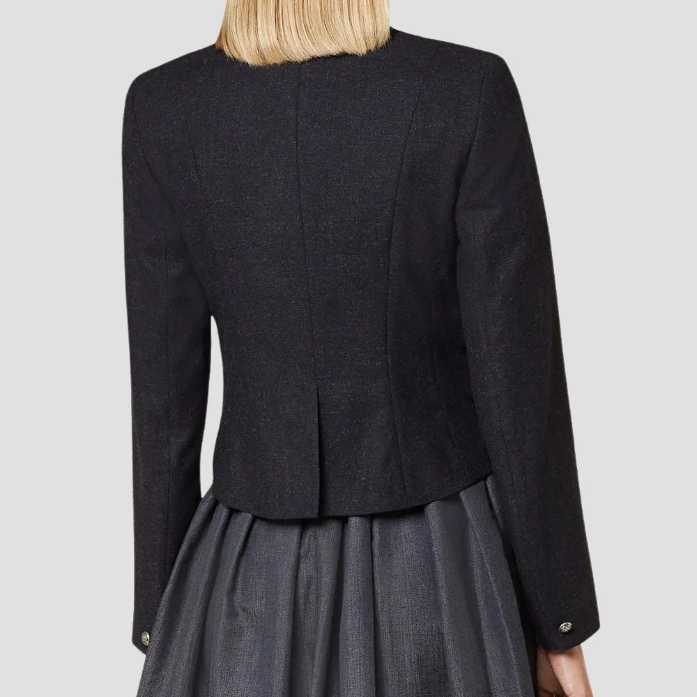  This elegant women’s Bavarian Trachten coat is perfect for fall and winter. A stylish combination of tradition and warmth for seasonal and cultural celebrations.