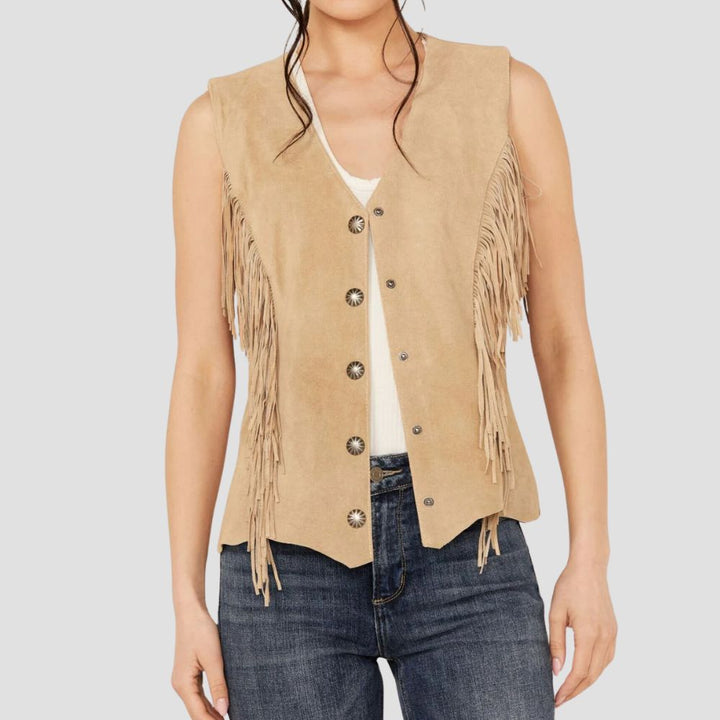 Fringe leather vest for women, combining rustic western charm and contemporary style for a standout look.