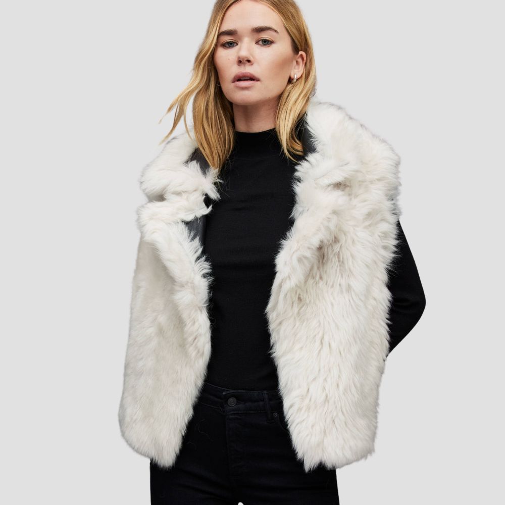 Make a statement with a premium fur leather jacket for women’s winter fashion. The blend of luxurious fur and high-end leather delivers a bold yet stylish look for colder days.