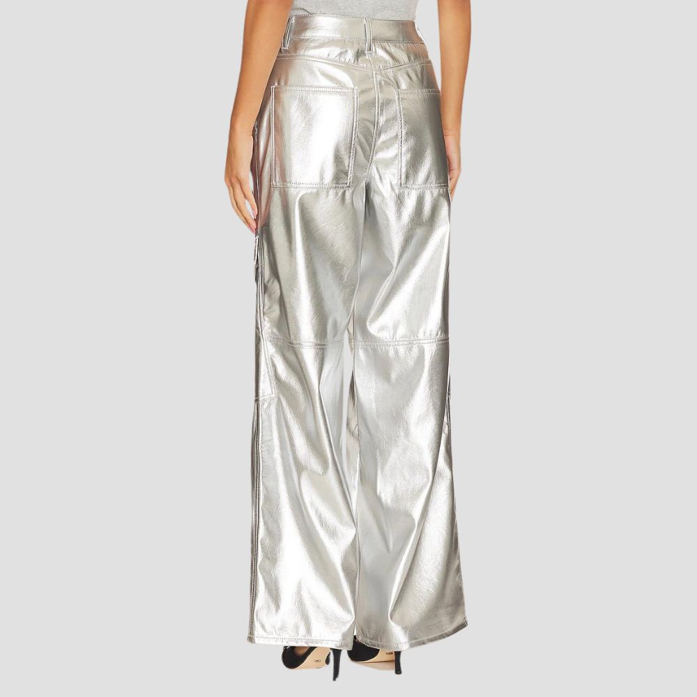 These metallic leather pants are everything I needed to step up my fashion game. So versatile and unique!