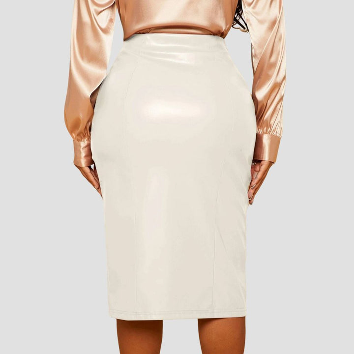 Trendy and bold leather skirt for women, ideal for a modern fashion-forward look.