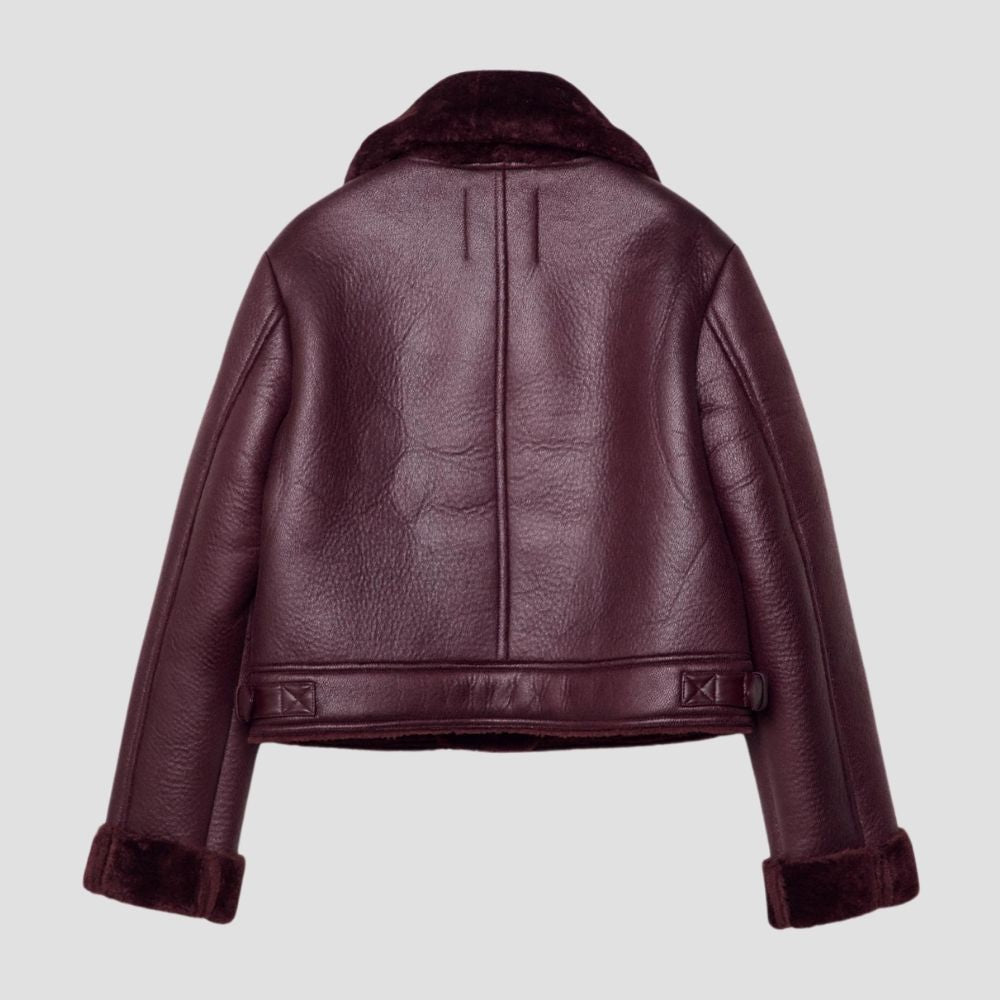  Stay chic in the cold with this premium women’s B3 bomber jacket. Its shearling lining and durable leather exterior offer the ultimate warmth and cold weather protection.