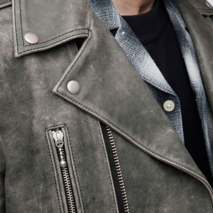 Ride in confidence with this premium classic men’s motorcycle jacket, designed for a stylish and safe road adventure.