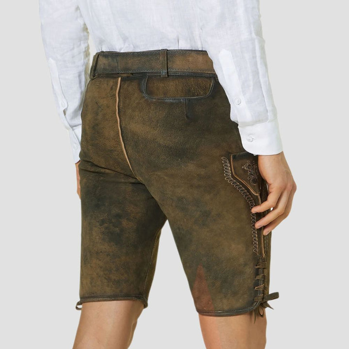 These comfortable men’s Lederhose offer the perfect combination of style and comfort, ideal for Oktoberfest and cultural festivities