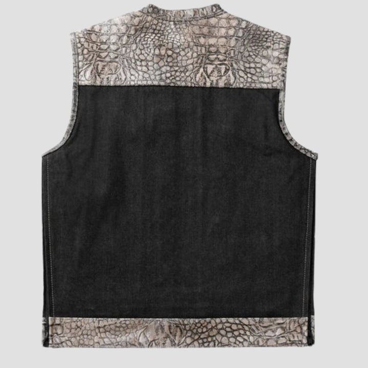 Add some edge to your wardrobe with this crocodile pattern leather biker vest, designed for ultimate toughness and biker chic.