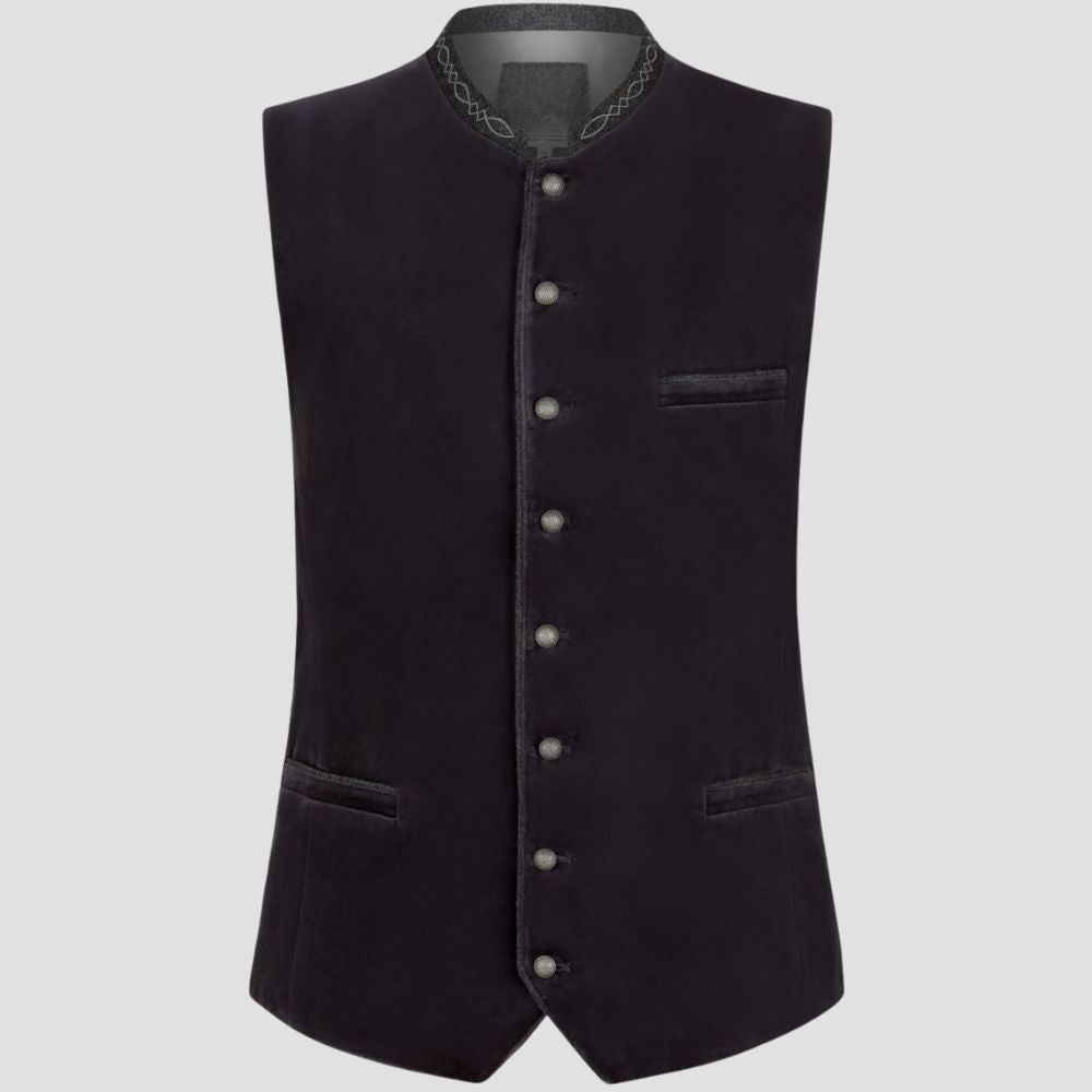 This comfortable men’s Trachten vest offers the perfect combination of comfort and tradition for your Oktoberfest celebrations.