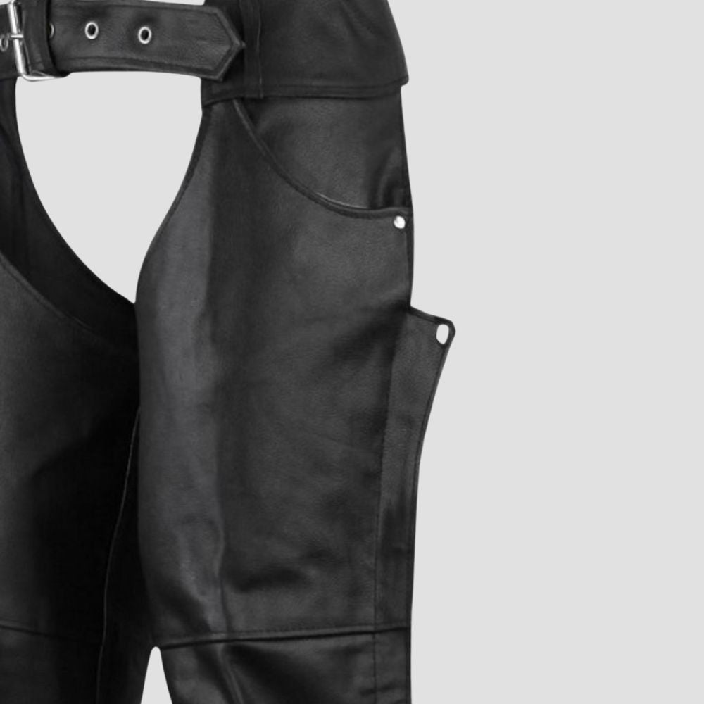 Stay comfortable and stylish on your rides with these top-quality leather chaps, perfect for both motorcycle riding and rugged outdoor activities.