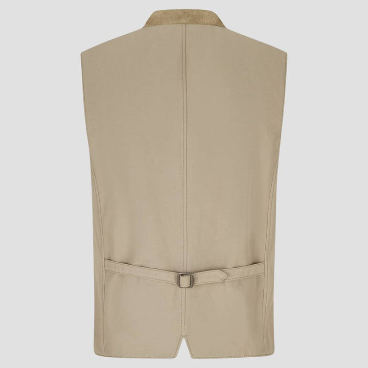Celebrate Oktoberfest in style with this sleek men’s leather vest, designed to elevate your look for cultural and traditional celebrations.