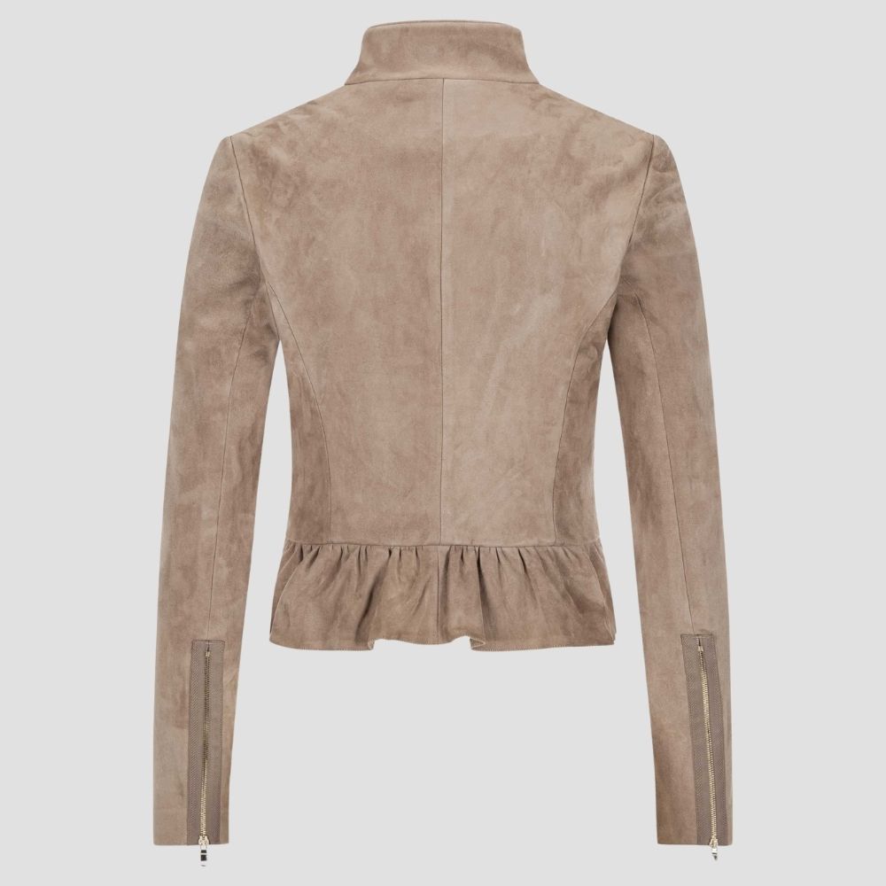 This Oktoberfest women’s leather Trachten jacket is ideal for events, offering a chic, authentic look with premium leather for comfort and durability.