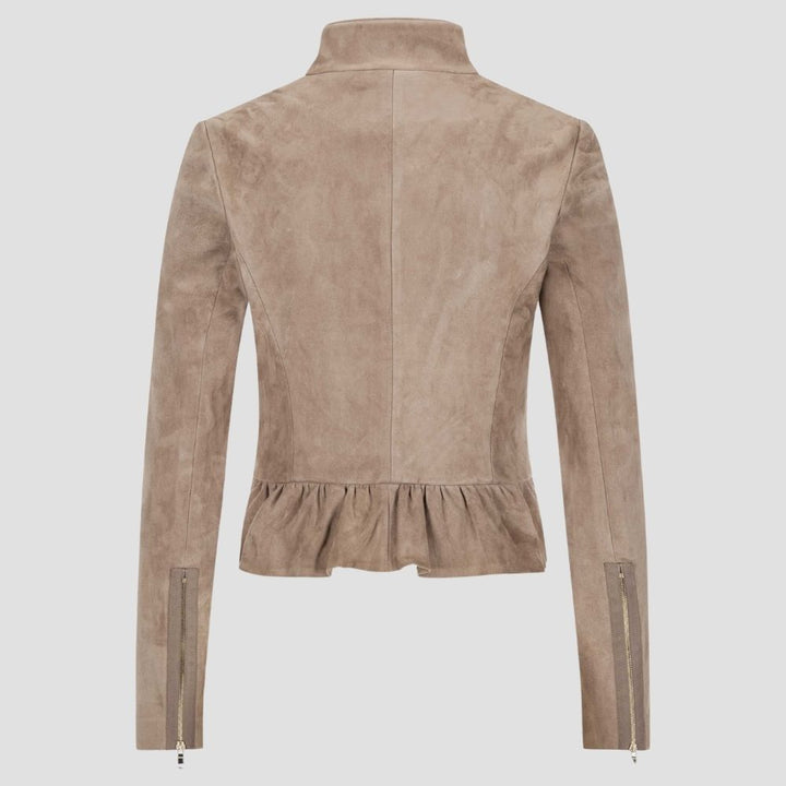 This Oktoberfest women’s leather Trachten jacket is ideal for events, offering a chic, authentic look with premium leather for comfort and durability.
