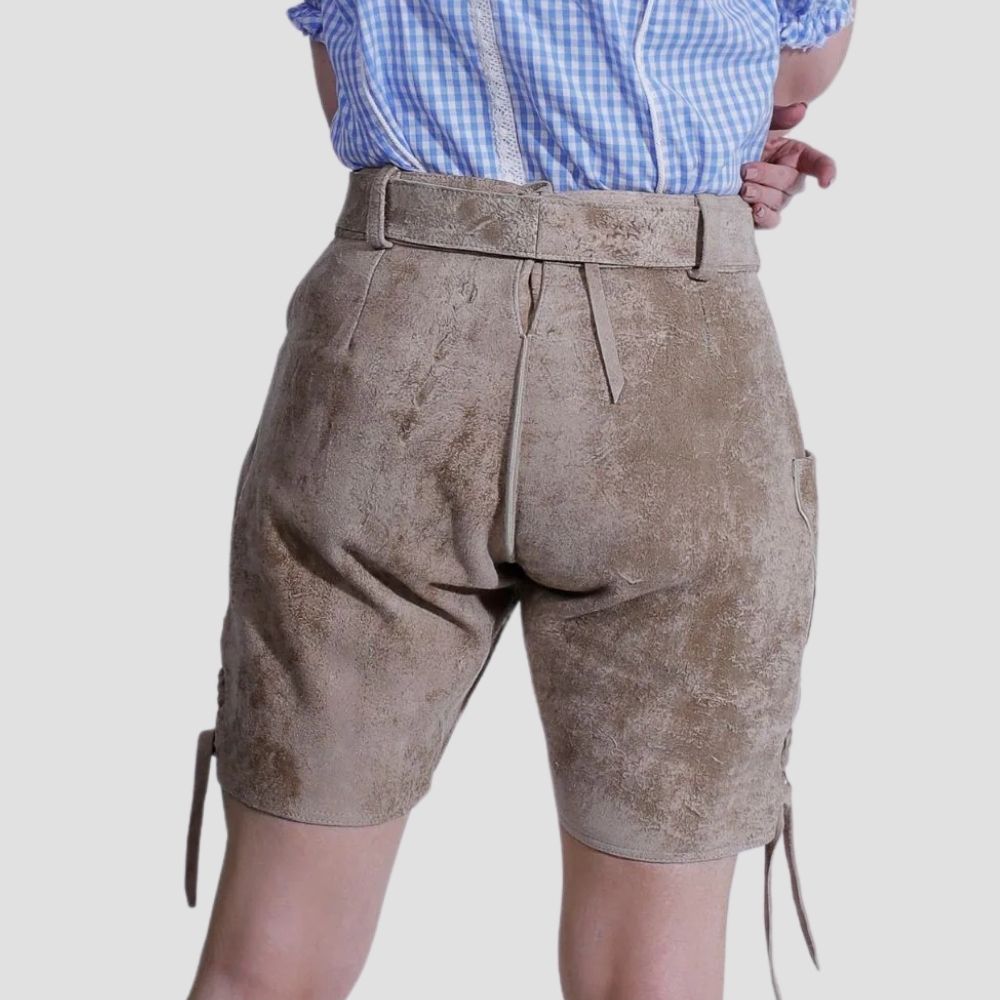  Experience the beauty of traditional Bavarian attire with these women’s lederhosen, featuring detailed stitching for an elegant and authentic look at cultural events.