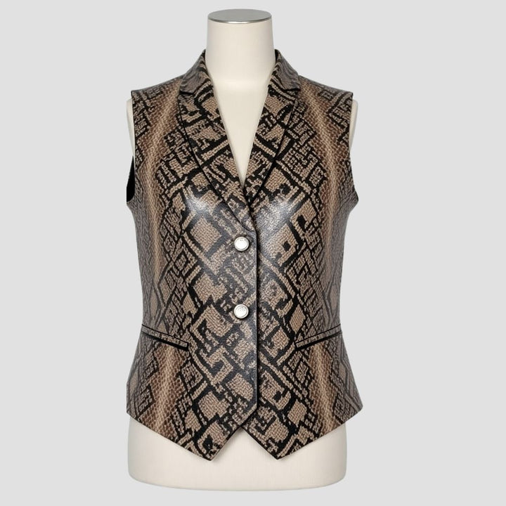  This trendy snakeskin leather vest for women is a must-have for creating a distinctive look, combining sleek style with the timeless appeal of snakeskin.