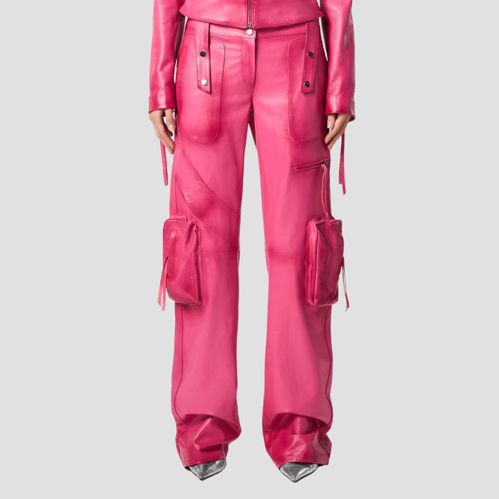 Perfect for everyday wear, these women’s cargo leather pants offer both comfort and a chic utility vibe.