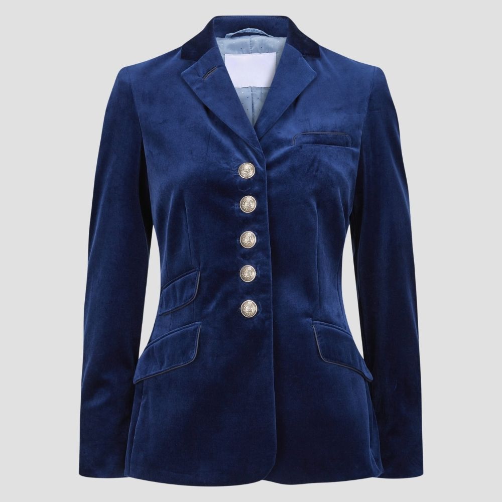 Shop warm velvet-lined women’s Trachten blazer for the season. Designed for comfort and style, this blazer offers warmth and traditional elegance for cooler months.
