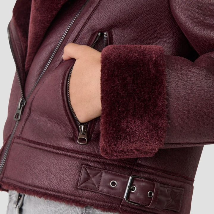  This premium women’s B3 bomber jacket offers ultimate cold weather warmth. With its high-quality leather exterior and cozy shearling interior, it&